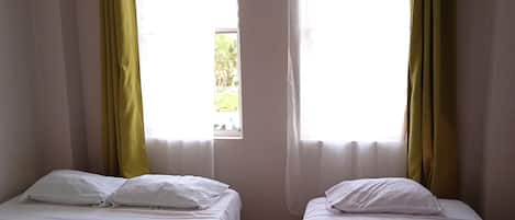 2 bedrooms, desk, travel cot, free WiFi