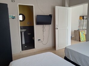 2 Schlafzimmer, Schreibtisch, Reisekinderbett, kostenloses WLAN