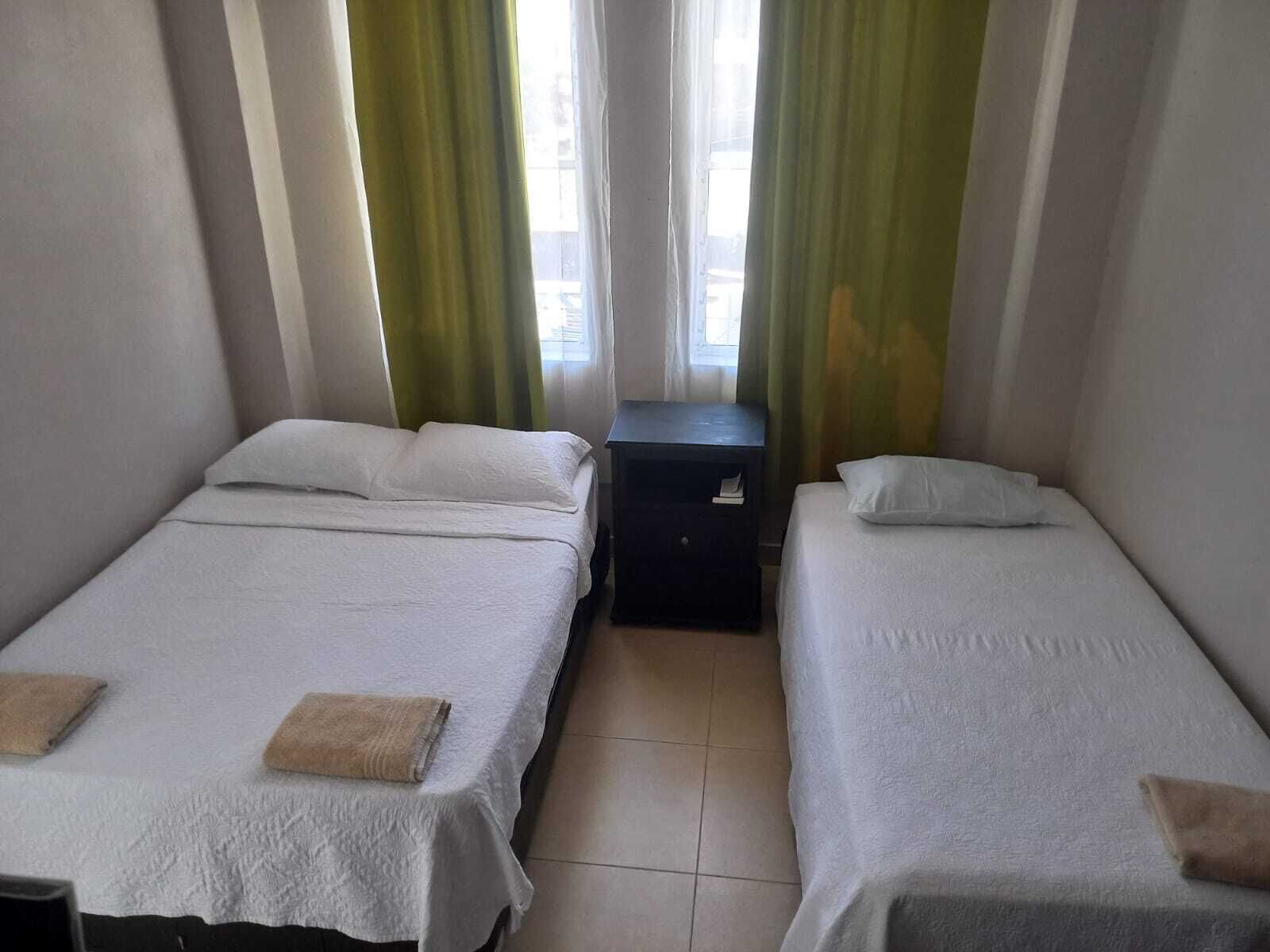 2 habitaciones, escritorio, cuna de viaje y wifi gratis 