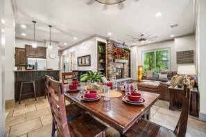 Condo, Multiple Beds, Balcony, Mountain View (Poolside Retreat) | Interior