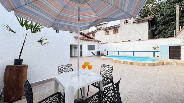Villa | Outdoor dining
