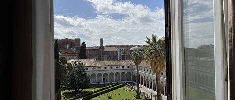 In-room safe, desk, free WiFi, bed sheets