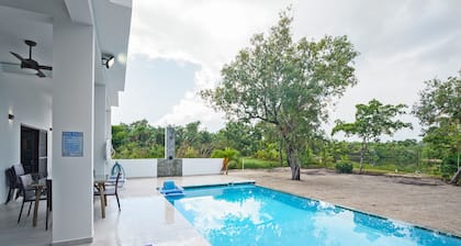 Large Luxury and Contemporary Villa with pool in the gated community of Naia