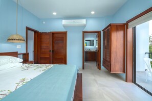 4 bedrooms, in-room safe, iron/ironing board, free WiFi