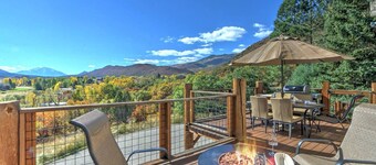 Nicely Appointed Home with Mtn Views, Near Skiing!