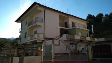 Esterni