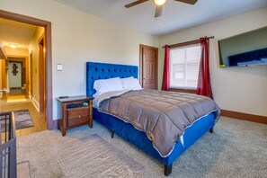 3 bedrooms, desk, iron/ironing board, Internet