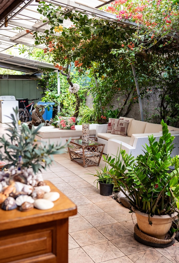 Terrace/patio - Manaeva Lodge (Faaa)