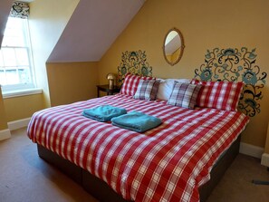 5 chambres, bureau, fer et planche à repasser, accès au Wi-Fi (inclus)