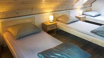 3 bedrooms, free WiFi, bed sheets