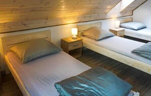 3 bedrooms, free WiFi, bed sheets