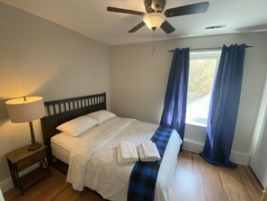 2 chambres, fer et planche à repasser, lit parapluie, Wi-Fi