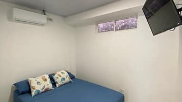 2 bedrooms, iron/ironing board, free WiFi