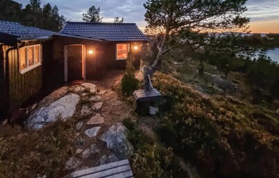 Cozy home in Kjørsvikbugen with WiFi
