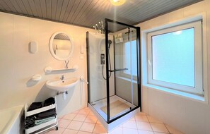 Badkar/dusch och hårtork