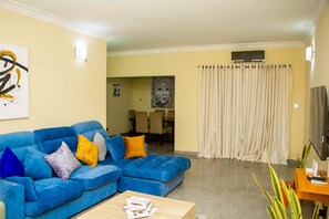 TV - AT&D (2.0) | Spacious 3BED Apt (Lekki 1, Lagos) (Lagos)