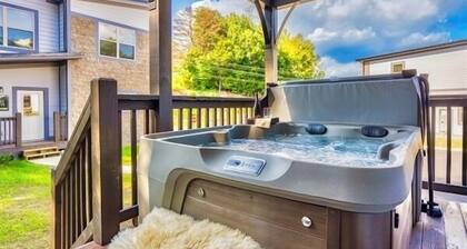 Cozy Holiday Hideout | Pool,Private Hot Tub,Arcade