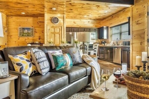 SpringtimeSerenityRetreat | Pool, Hot Tub & Arcade