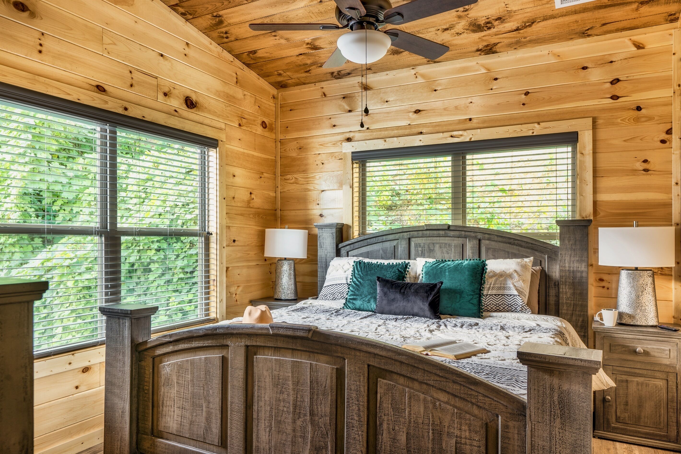 4 soverom, strykejern/-brett, reiseseng for barn og wi-fi (inkludert)