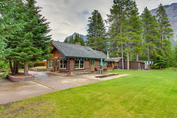 Silver Gate Vacation Rental | 1BR | 1BA | 1 Step Required | 1,400 Sq Ft
