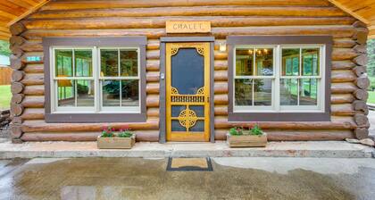 Creekside Silver Gate Getaway w/ Fireplace!