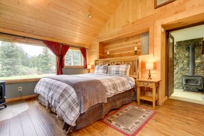 1 bedroom, iron/ironing board, Internet, bed sheets