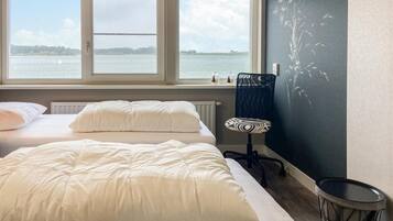 3 bedrooms, iron/ironing board, travel cot, free WiFi