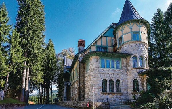 Exterior - Nice home in Stari Laz with sauna (Stari Laz)