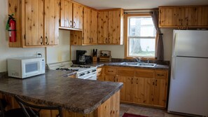 Cabin, Multiple Beds, Kitchen | Private kitchen | Fridge, microwave, stovetop, dishwasher - Lincolnwood Cabin 2 (Birchwood)