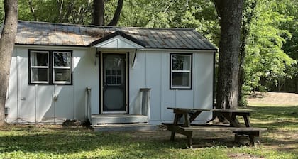 Lincolnwood Cabin 4