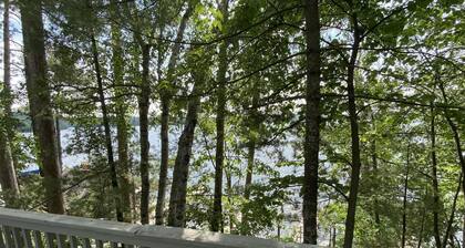 Lincolnwood Cabin 5