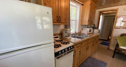 Lincolnwood Cabin 6