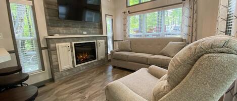 Cabin, Multiple Beds, Kitchen | Living area | TV