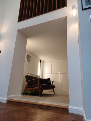 Interior - Greengage House, peaceful and relaxing in the city (Newport)