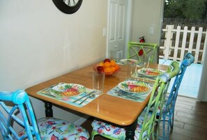 Dining - Busch Gardens 4/2 - Relaxing Pleasures (Tampa)
