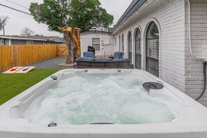 Terrace/patio - Large Spacious House w/ Pool Table/Fire Pit!
Close to Downtown,The Pearl,Airport (San Antonio)