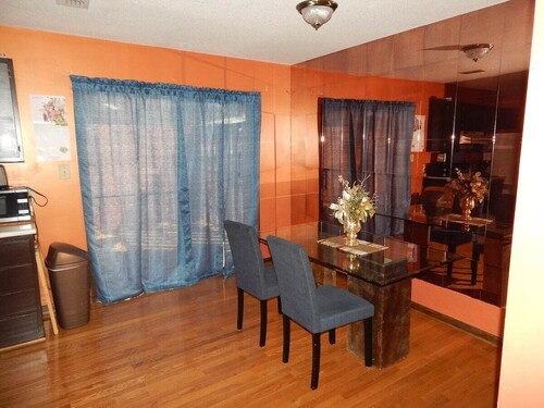 Perfect Fayetteville Stay-cation in Cozy 2-Bed, 2-Bath Townhome