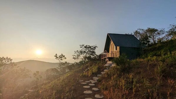 Exterior - Star Villa - Private Cabin with mountain view.
(KL)