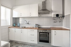 Fridge, oven, stovetop, toaster