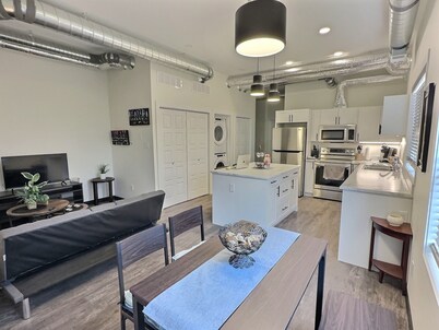 Summer Suite - Pet Friendly - Duke's Place