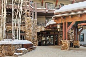 Exterior - The Ritz-Carlton Club | 3 Bedroom Residence 8306, Ski-in & Ski-out Resort in Aspen Highlands (Aspen)