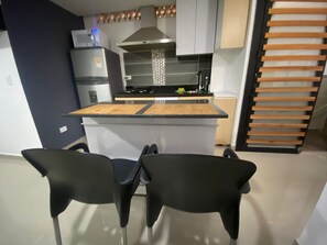 Basic Apartment, 1 Bedroom | Private kitchen - edificio santorino (Medellín)