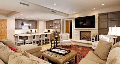 Obermeyer Place Unit 102 Park | Expansive Luxury Condo Walking Distance to Gondola & Restaurants