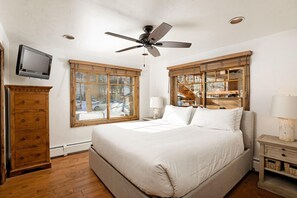3 bedrooms, iron/ironing board, WiFi, bed sheets - Fasching Haus Unit 310 | Deluxe Condo w/ Stately Furnishings, Private Deck, , A/C (Aspen)
