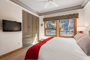 2 bedrooms, WiFi, bed sheets - Durant Unit C5 | Condo with Bonus Den, Air Conditioning, and Spectacular Views (Aspen)