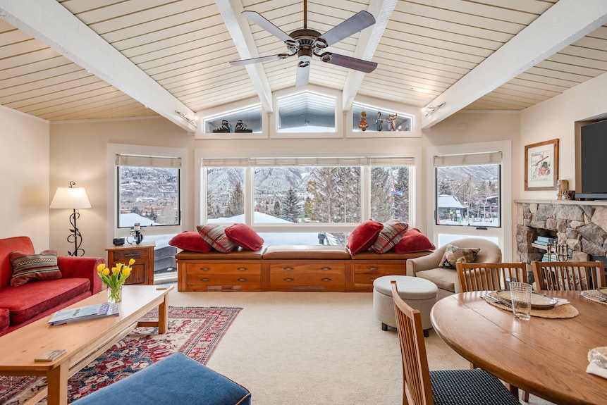 Shadow Mountain Unit 15 | Spacious Ski-in, Ski-out Townhouse With Great Views & Gas Fireplace - Aspen, CO