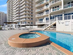 屋外プール、温水プール