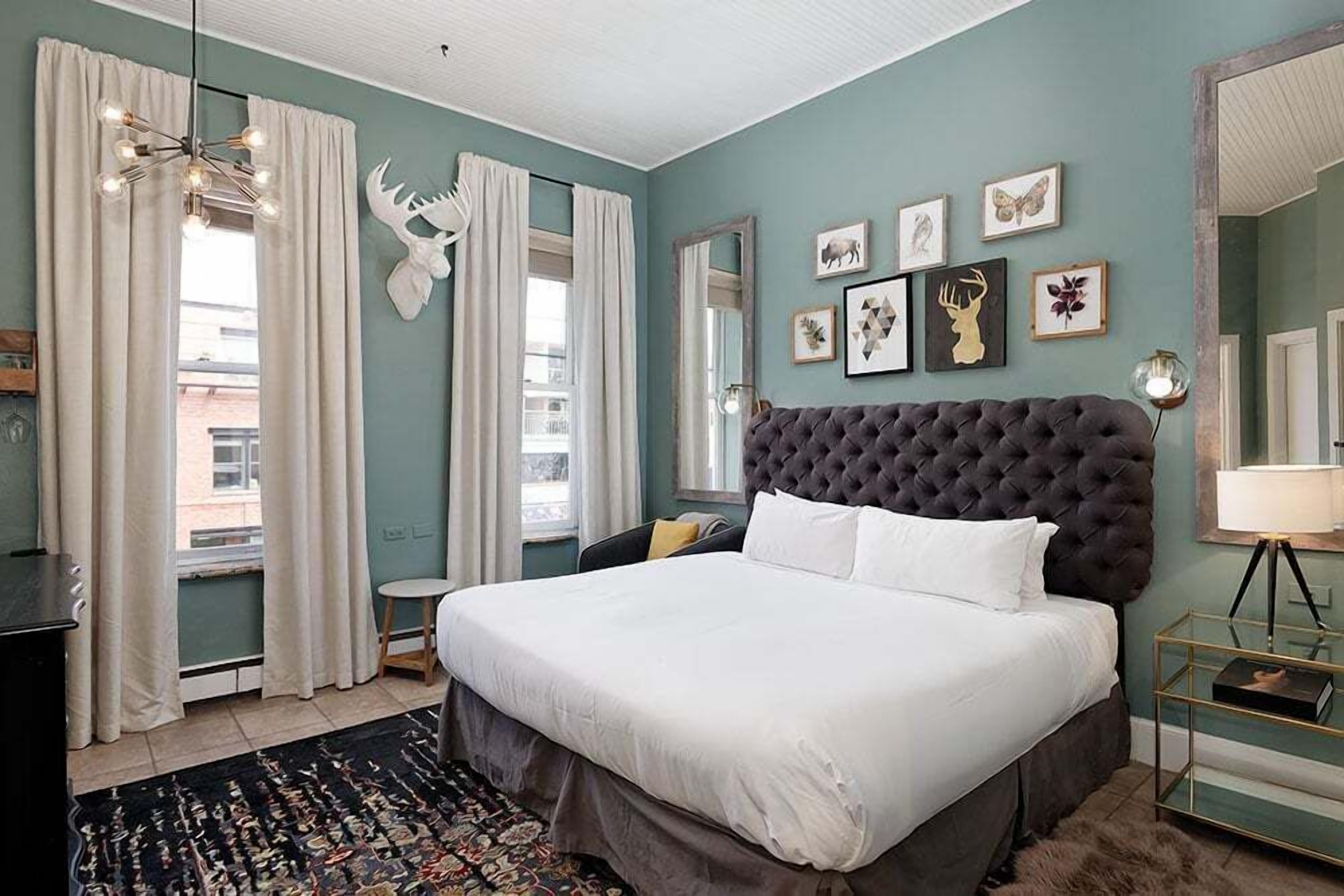 Independence Square 206 | Hotel Room with Central Location, Town Views, & Rooftop Hot Tub