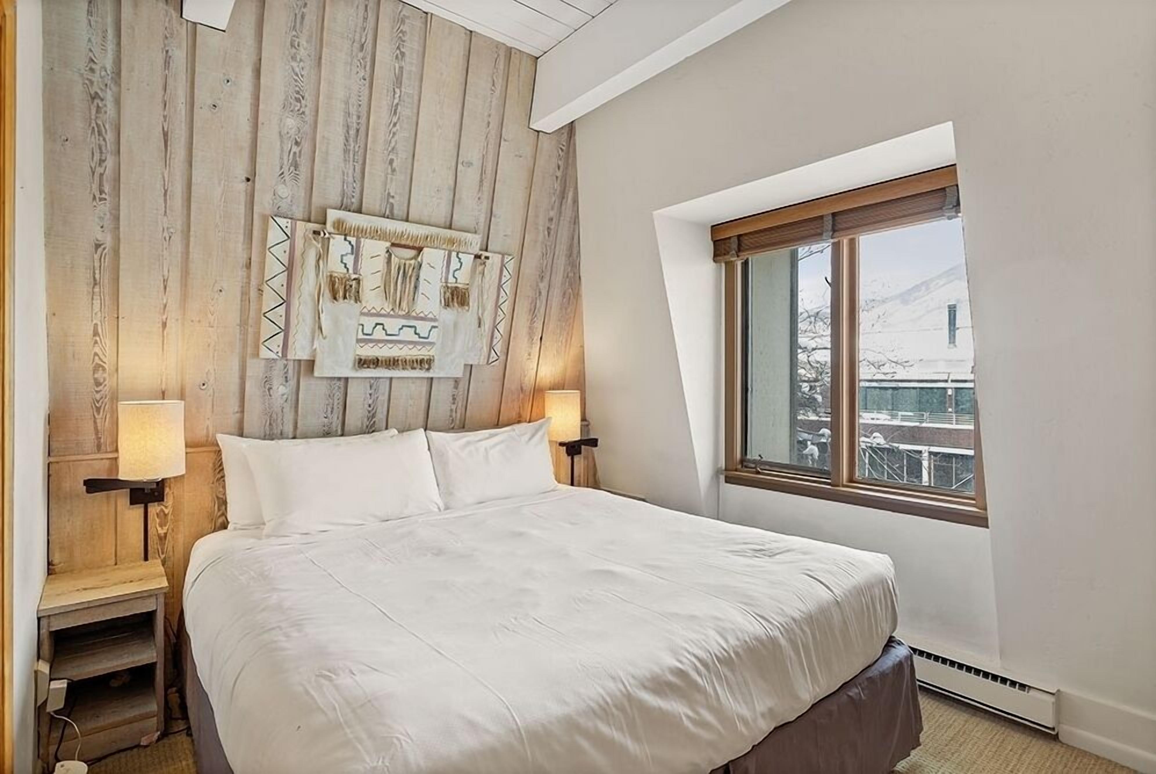 2 عدّة غرف نوم وواي فاي وملاءات أسرّة