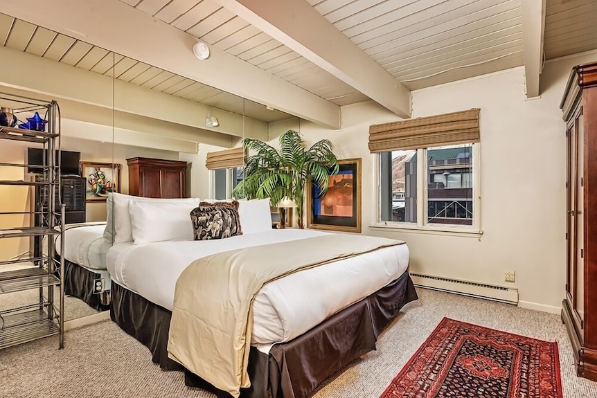 Chateau Dumont Unit 11 | Contemporary Condo With A Great Downtown Location - Aspen